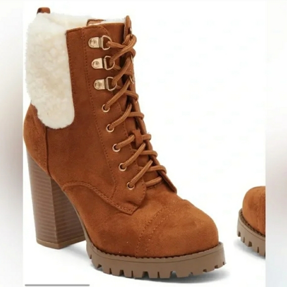 New Sassy Faux Shearling Cuff Lug Sole Bootie - Picture 3 of 4